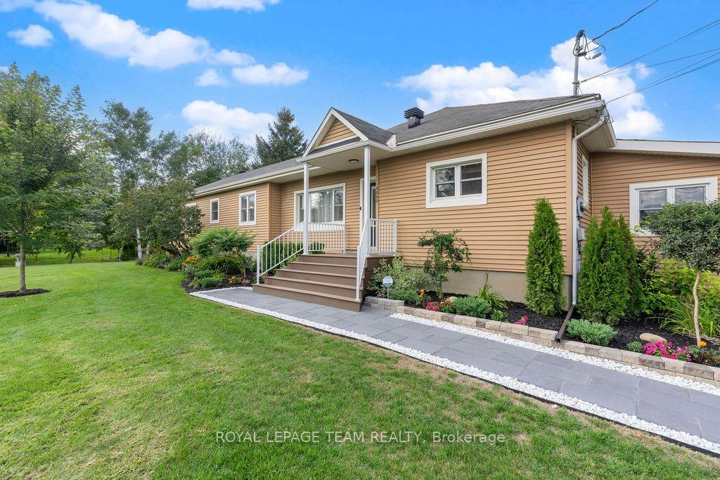 Photo 4 of 4869 Thunder Road, Ottawa, Carlsbad Springs — HOMEH