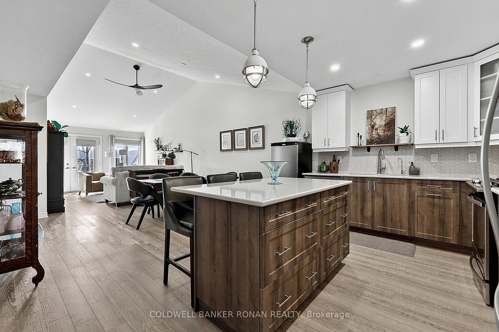Photo 6 of 82 Ivy Crescent, Wasaga Beach — HOMEH