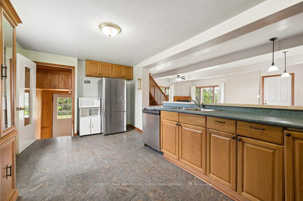 Photo 9 of 5480 42 Line, West Perth, Logan — HOMEH