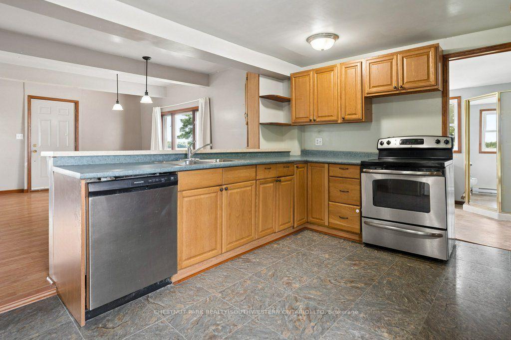 Photo 10 of 5480 42 Line, West Perth, Logan — HOMEH