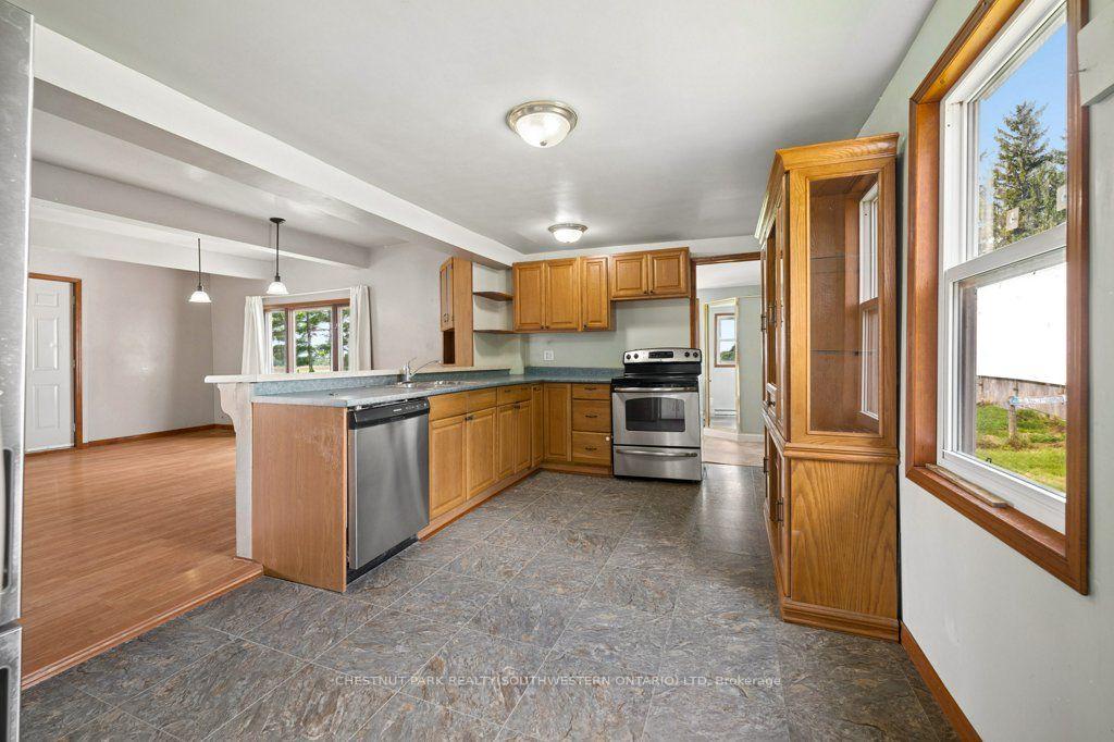 Photo 11 of 5480 42 Line, West Perth, Logan — HOMEH