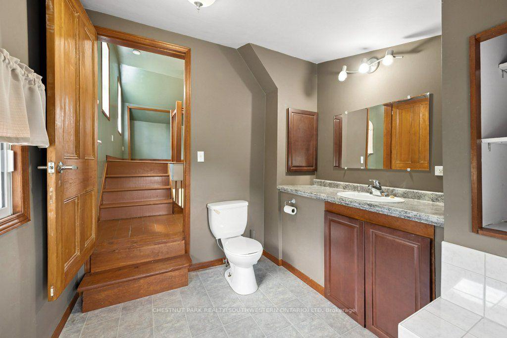 Photo 25 of 5480 42 Line, West Perth, Logan — HOMEH