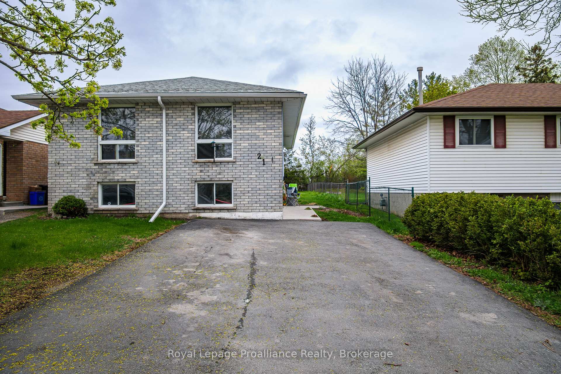 Photo 3 of 21 Pepper Avenue, Belleville, Belleville Ward — HOMEH