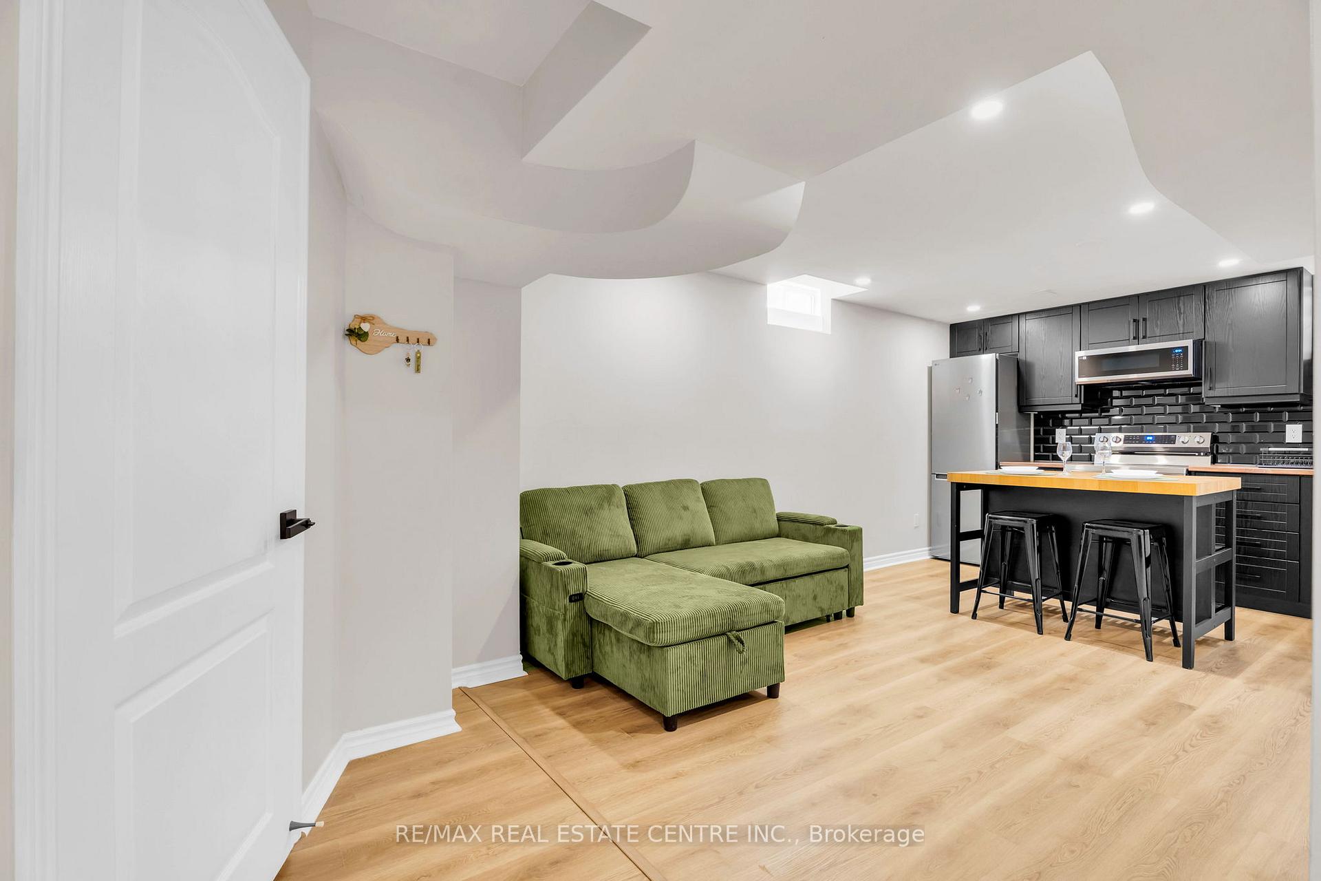 Photo 5 of 67 Ferdinand Avenue, Vaughan, Vellore Village — HOMEH