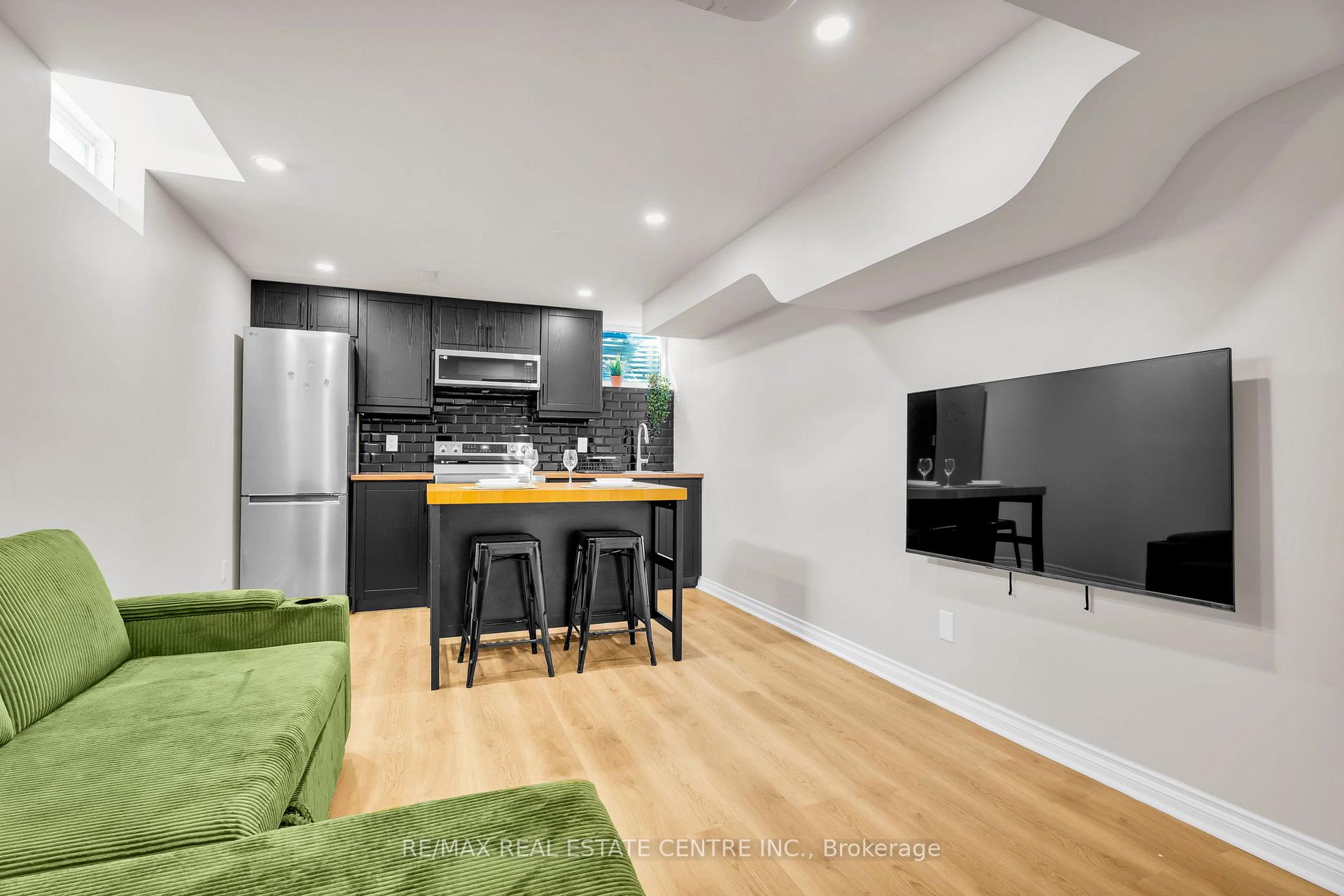 Photo 8 of 67 Ferdinand Avenue, Vaughan, Vellore Village — HOMEH