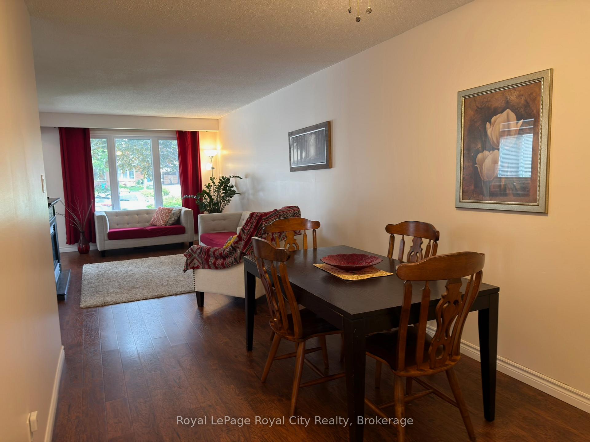 Photo 8 of 34 Nora Court, Cambridge, Silver Heights — HOMEH