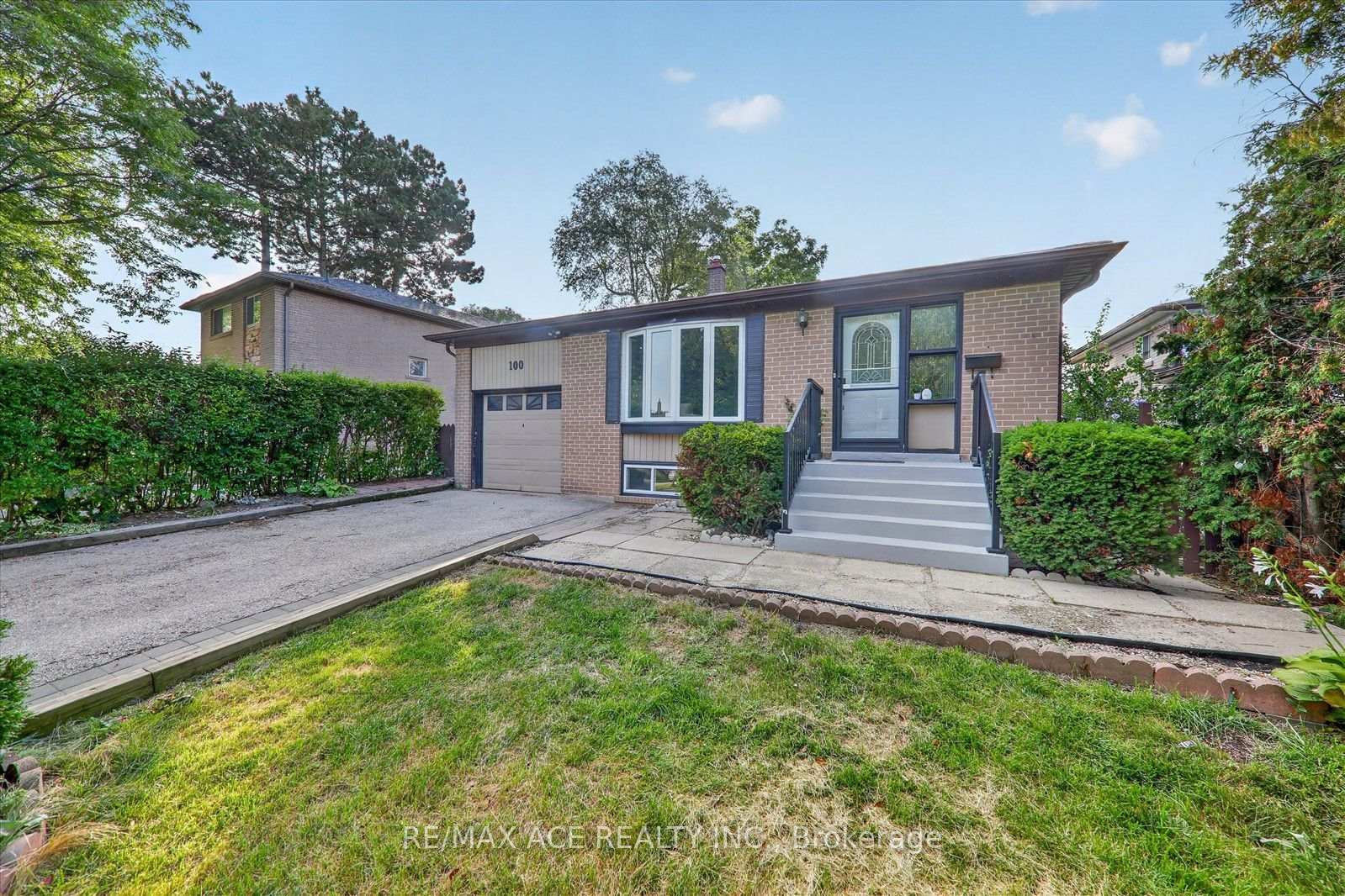 Photo 3 of 100 Merkley Square, Scarborough, Morningside — HOMEH