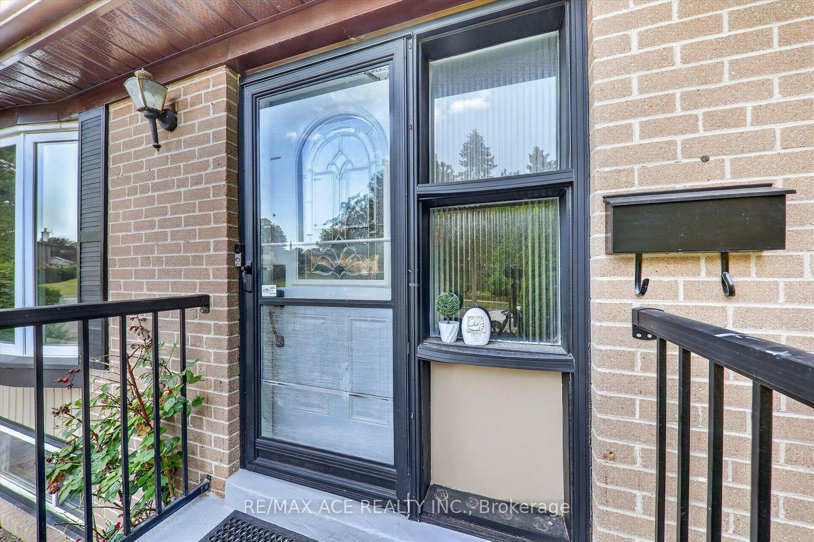 Photo 4 of 100 Merkley Square, Scarborough, Morningside — HOMEH