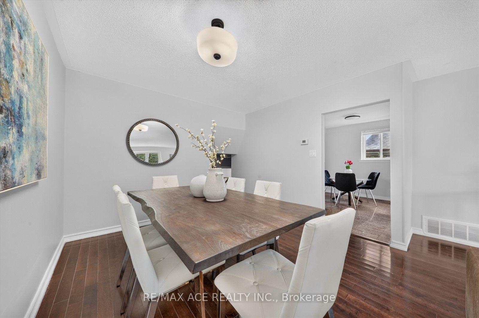 Photo 10 of 100 Merkley Square, Scarborough, Morningside — HOMEH