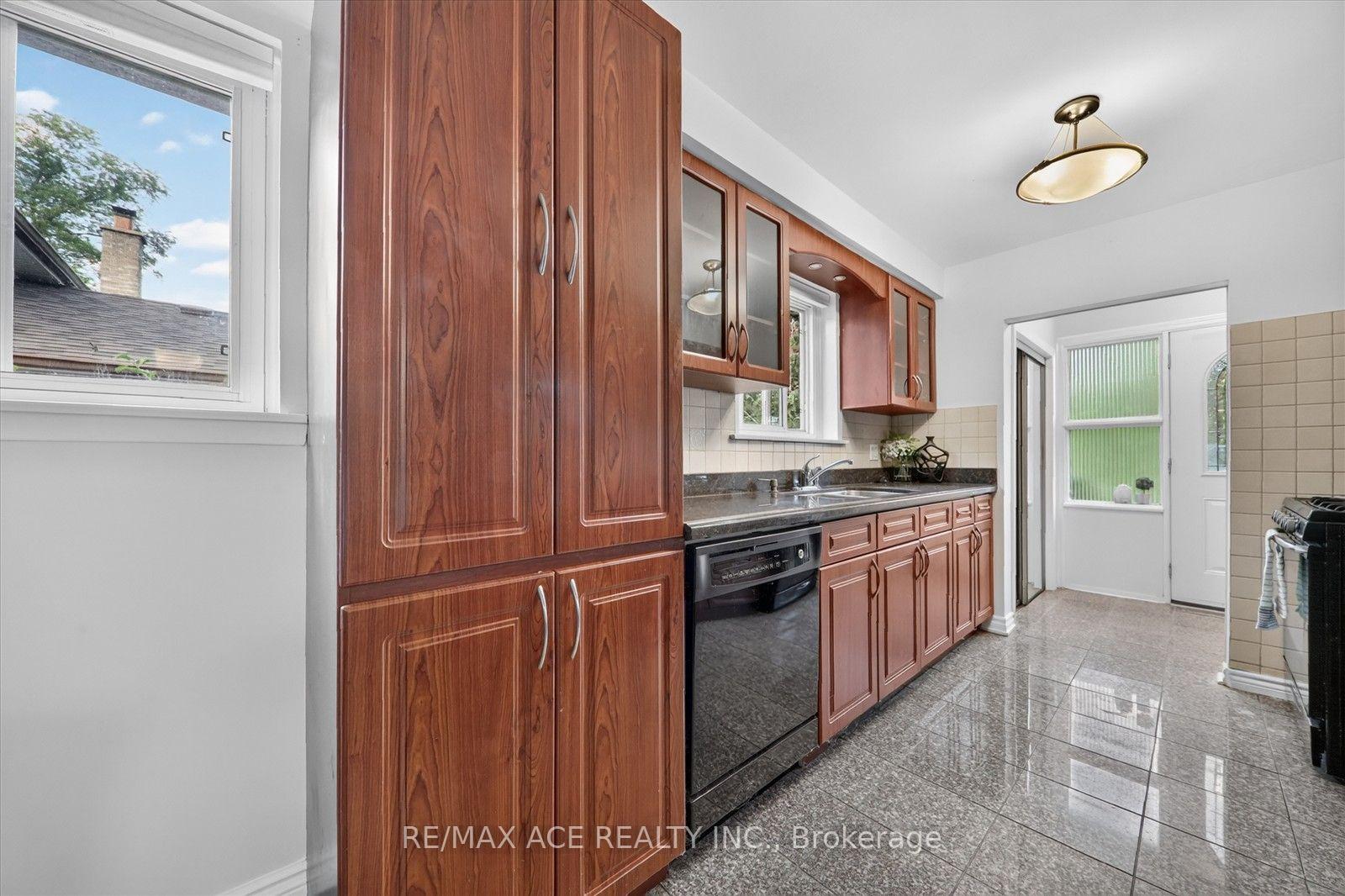 Photo 13 of 100 Merkley Square, Scarborough, Morningside — HOMEH