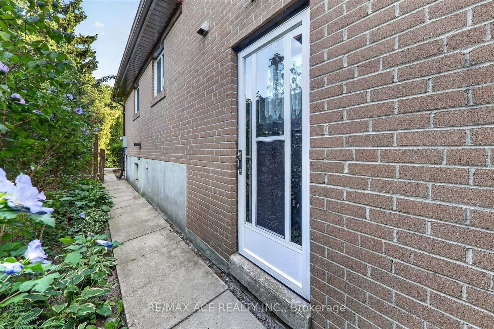 Photo 40 of 100 Merkley Square, Scarborough, Morningside — HOMEH
