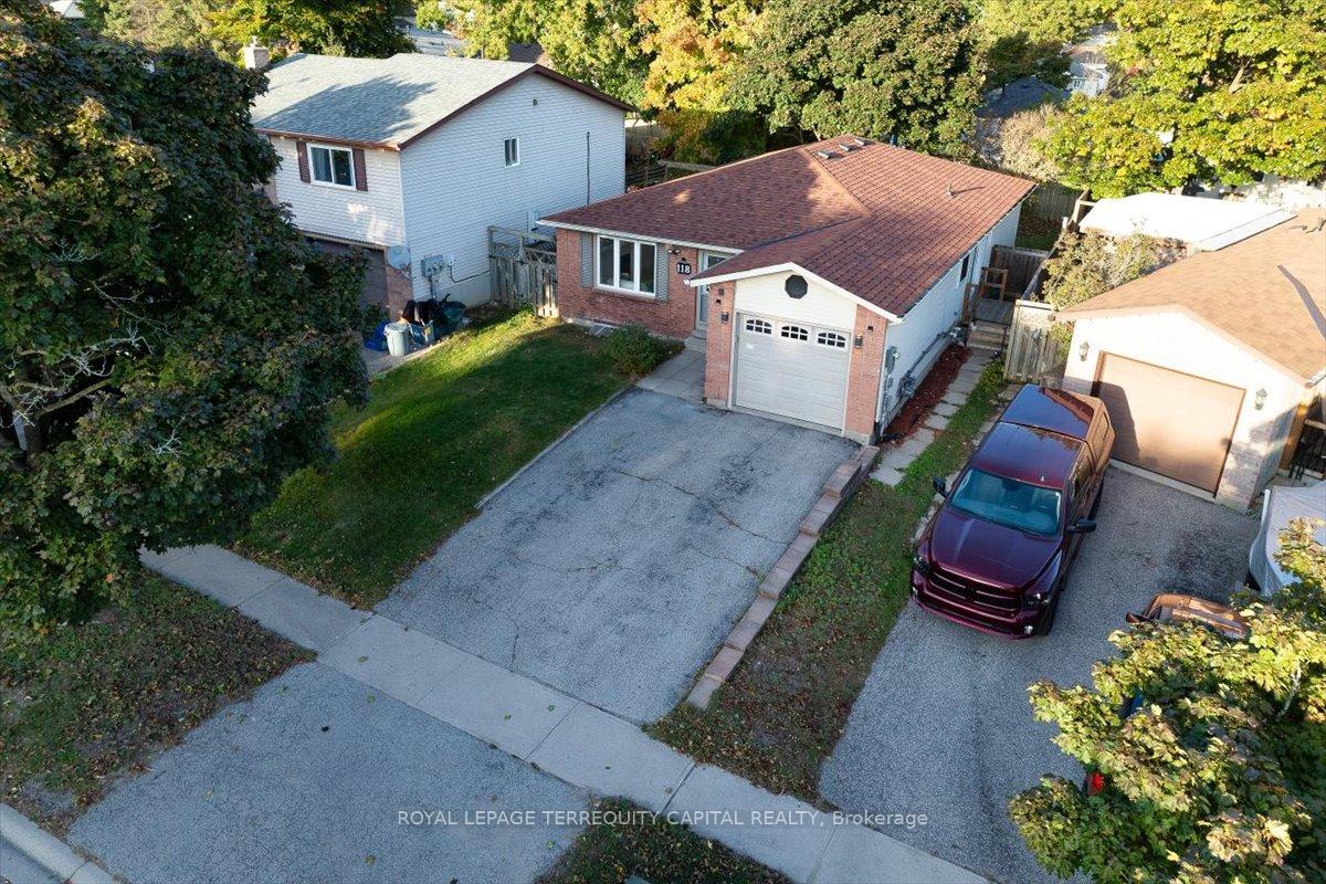 Photo 2 of Unit Upper, 118 Shakespeare Crescent, Barrie, Letitia Heights — HOMEH