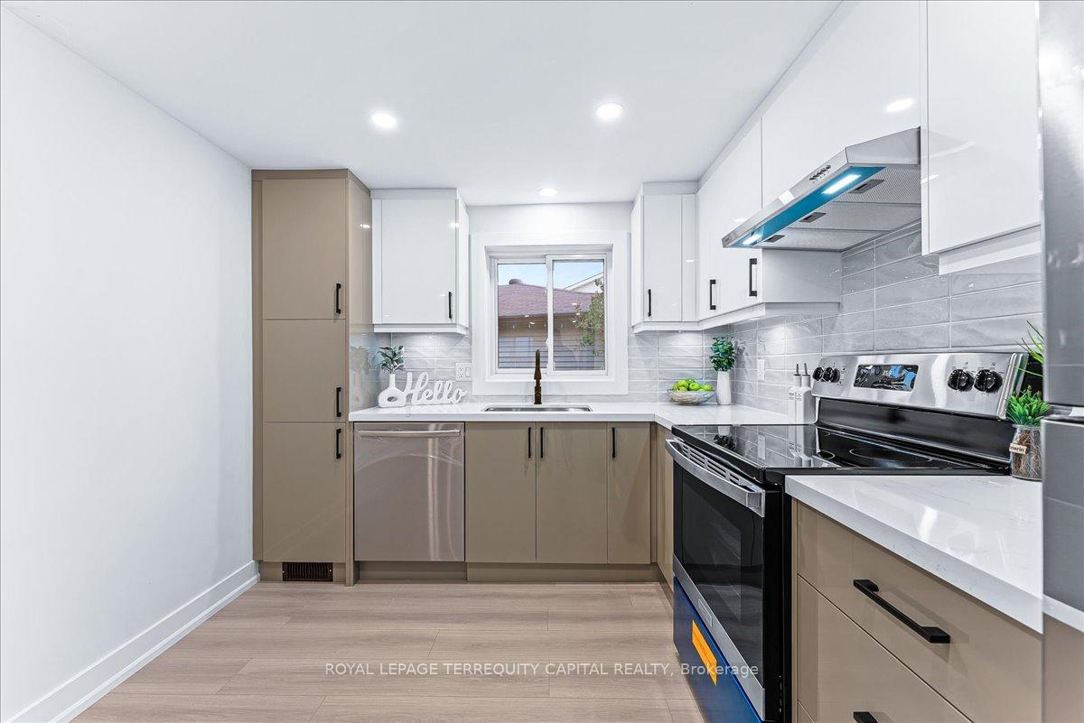 Photo 16 of Unit Upper, 118 Shakespeare Crescent, Barrie, Letitia Heights — HOMEH