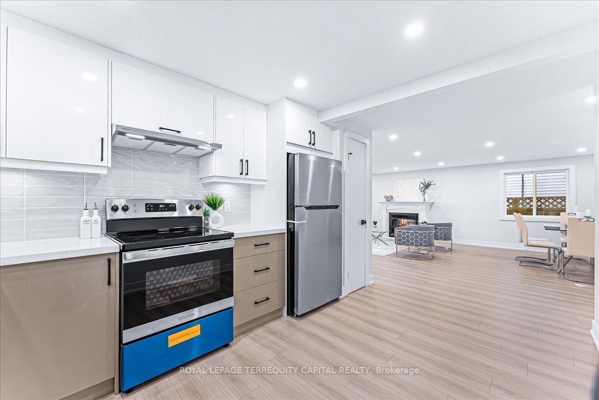 Photo 17 of Unit Upper, 118 Shakespeare Crescent, Barrie, Letitia Heights — HOMEH