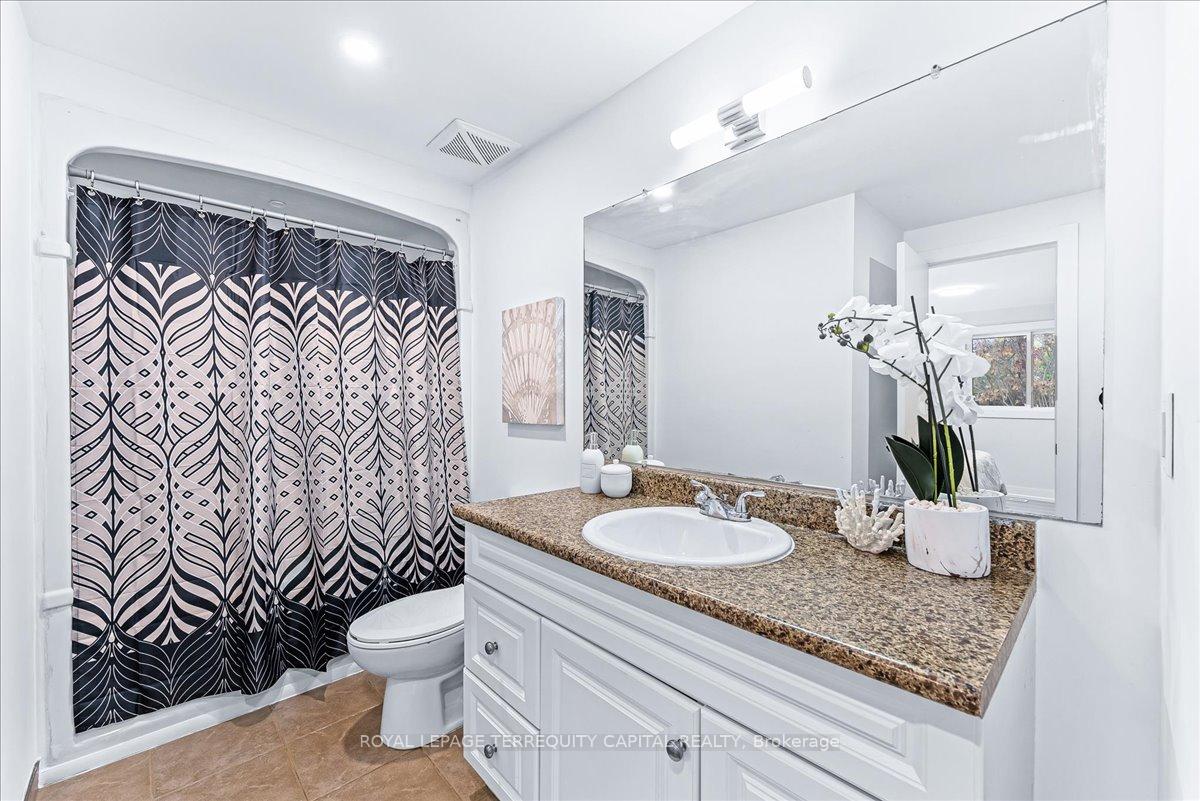 Photo 21 of Unit Upper, 118 Shakespeare Crescent, Barrie, Letitia Heights — HOMEH