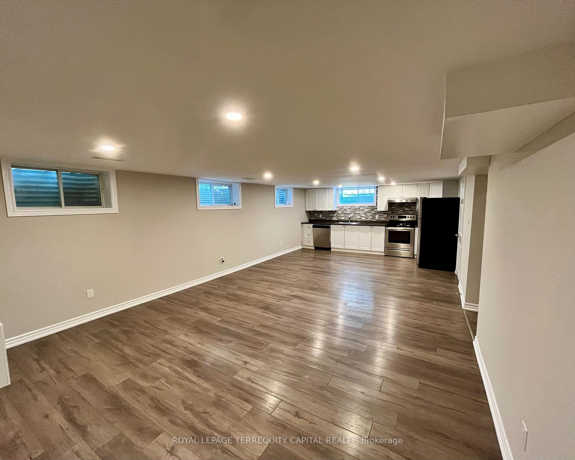 Photo 38 of Unit Upper, 118 Shakespeare Crescent, Barrie, Letitia Heights — HOMEH