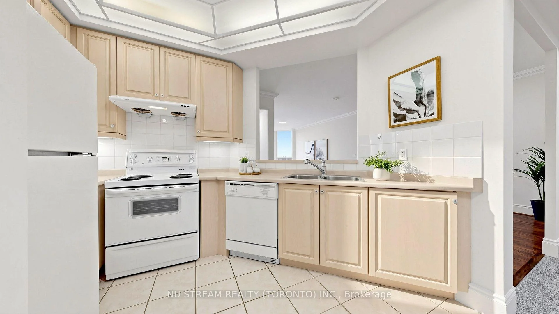 Photo 11 of Unit 2211, 89 Skymark Drive, North York, Hillcrest Village — HOMEH
