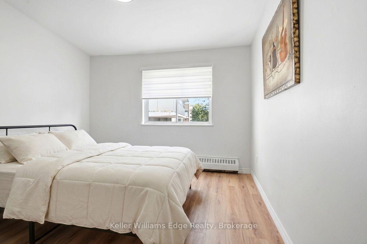 Photo 11 of 785 Browns Line, Etobicoke, Alderwood — HOMEH