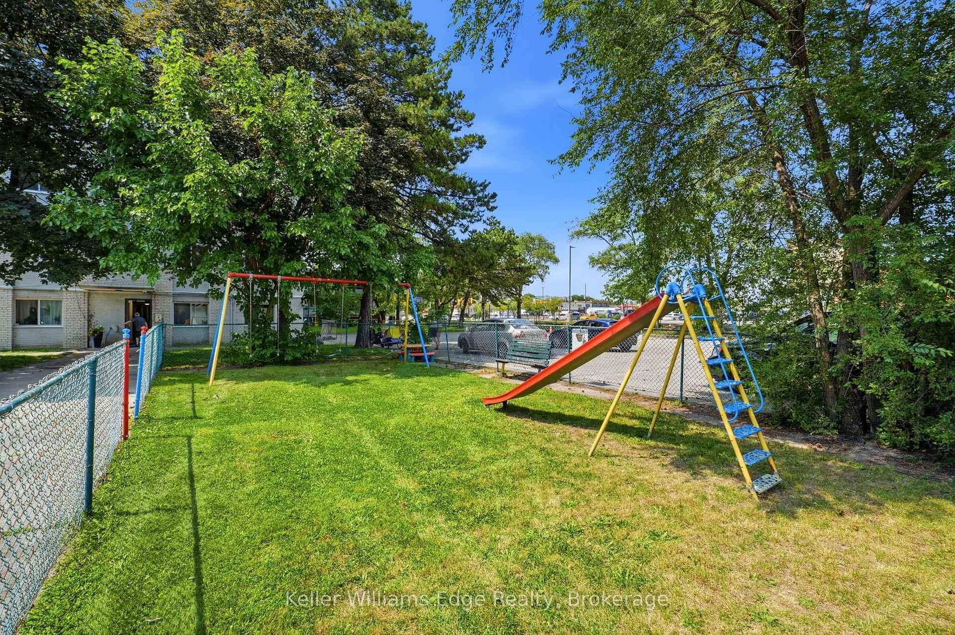 Photo 19 of 785 Browns Line, Etobicoke, Alderwood — HOMEH