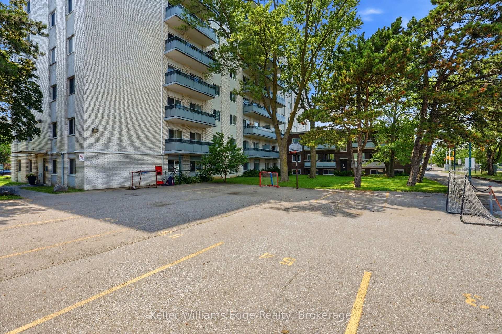 Photo 22 of 785 Browns Line, Etobicoke, Alderwood — HOMEH