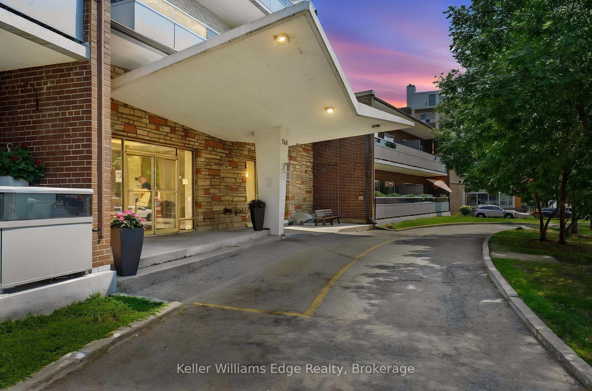 Photo 24 of 785 Browns Line, Etobicoke, Alderwood — HOMEH