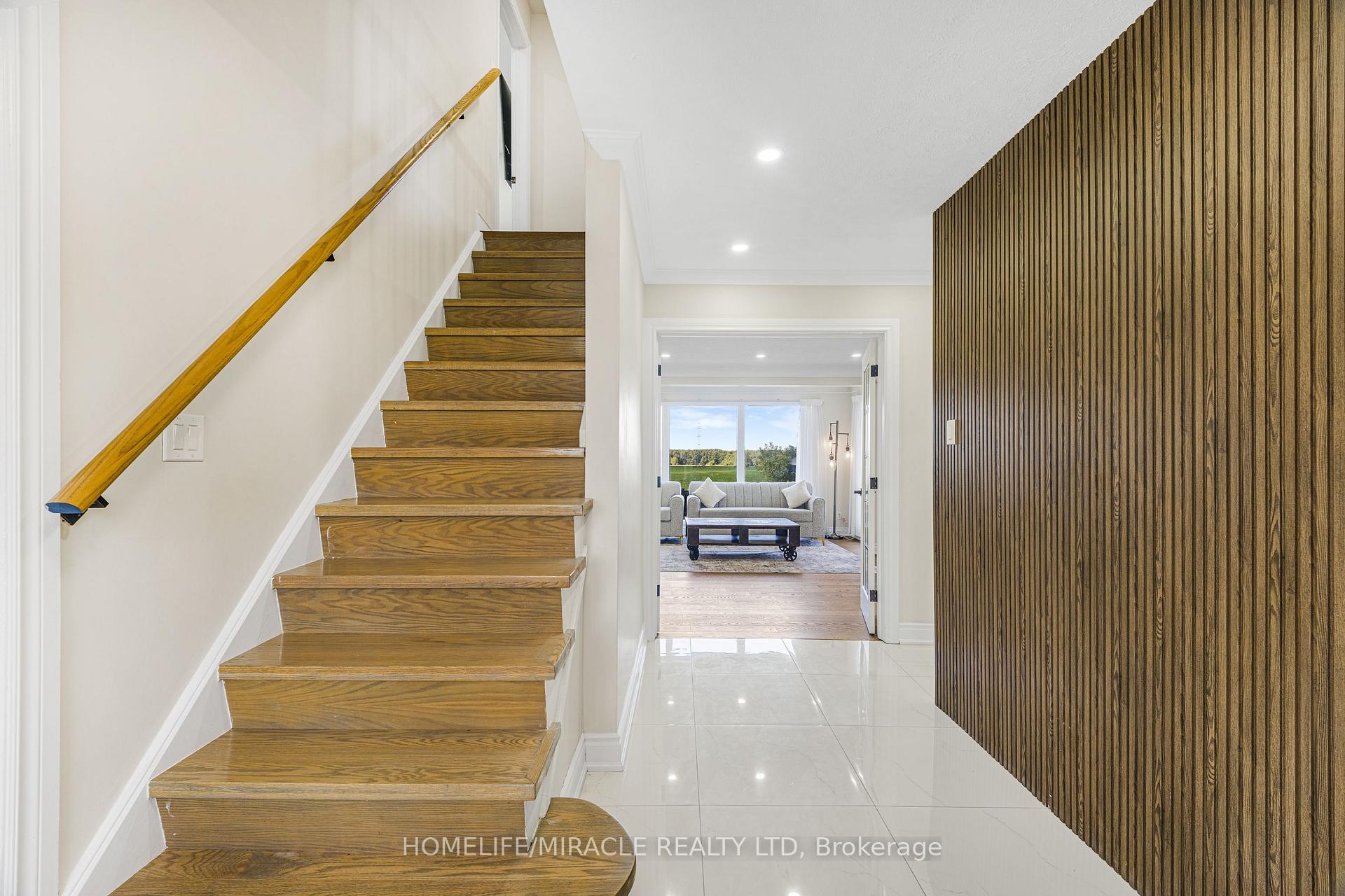 Photo of 8793 Thorold Stone Road