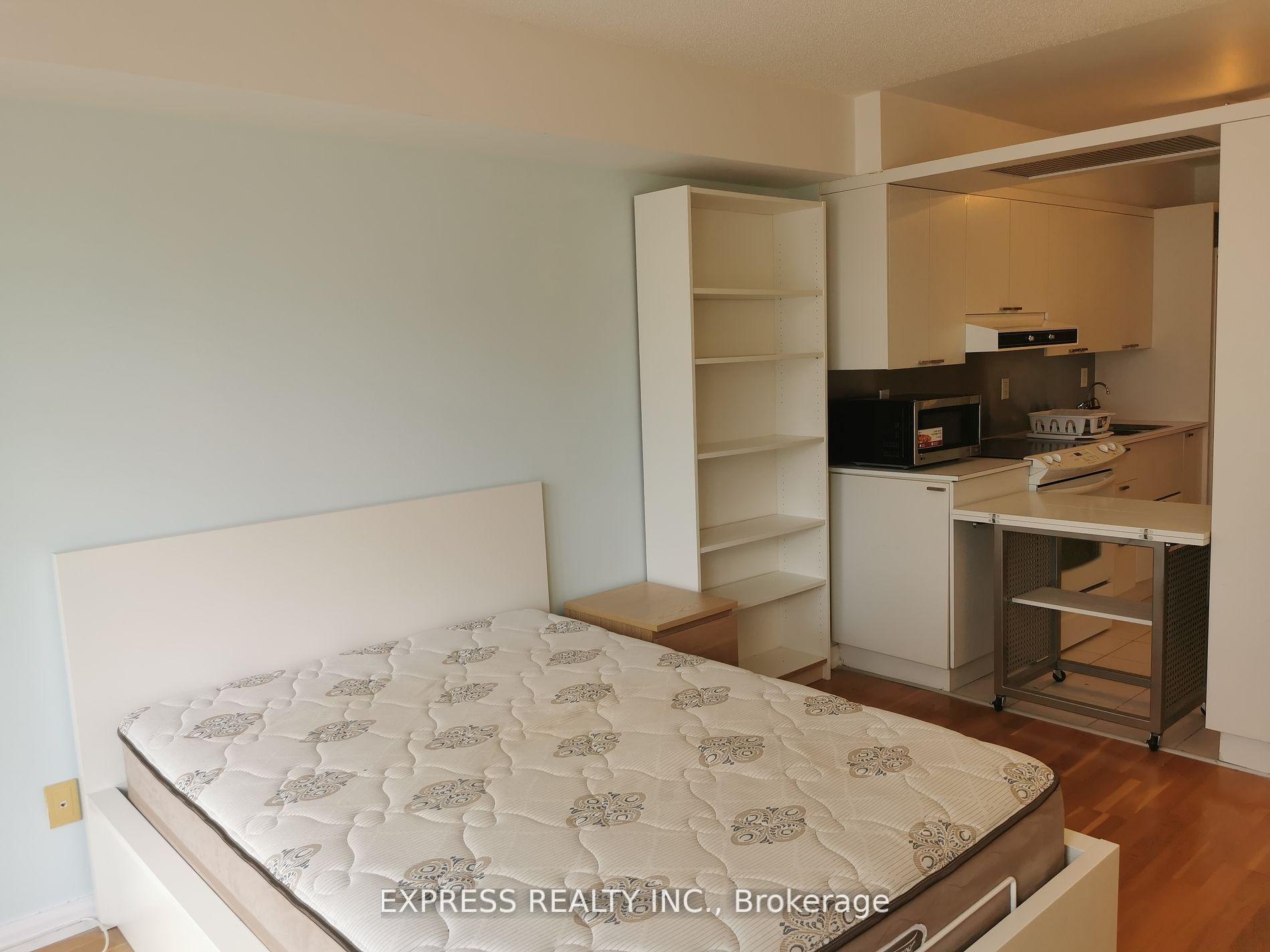 Photo 5 of Unit 930, 111 Elizabeth Street, Toronto, Bay Street Corridor — HOMEH