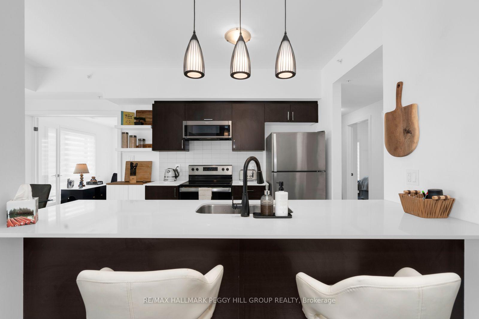 Photo 2 of Unit 602, 10 Culinary Lane, Barrie, Rural Barrie Southeast — HOMEH