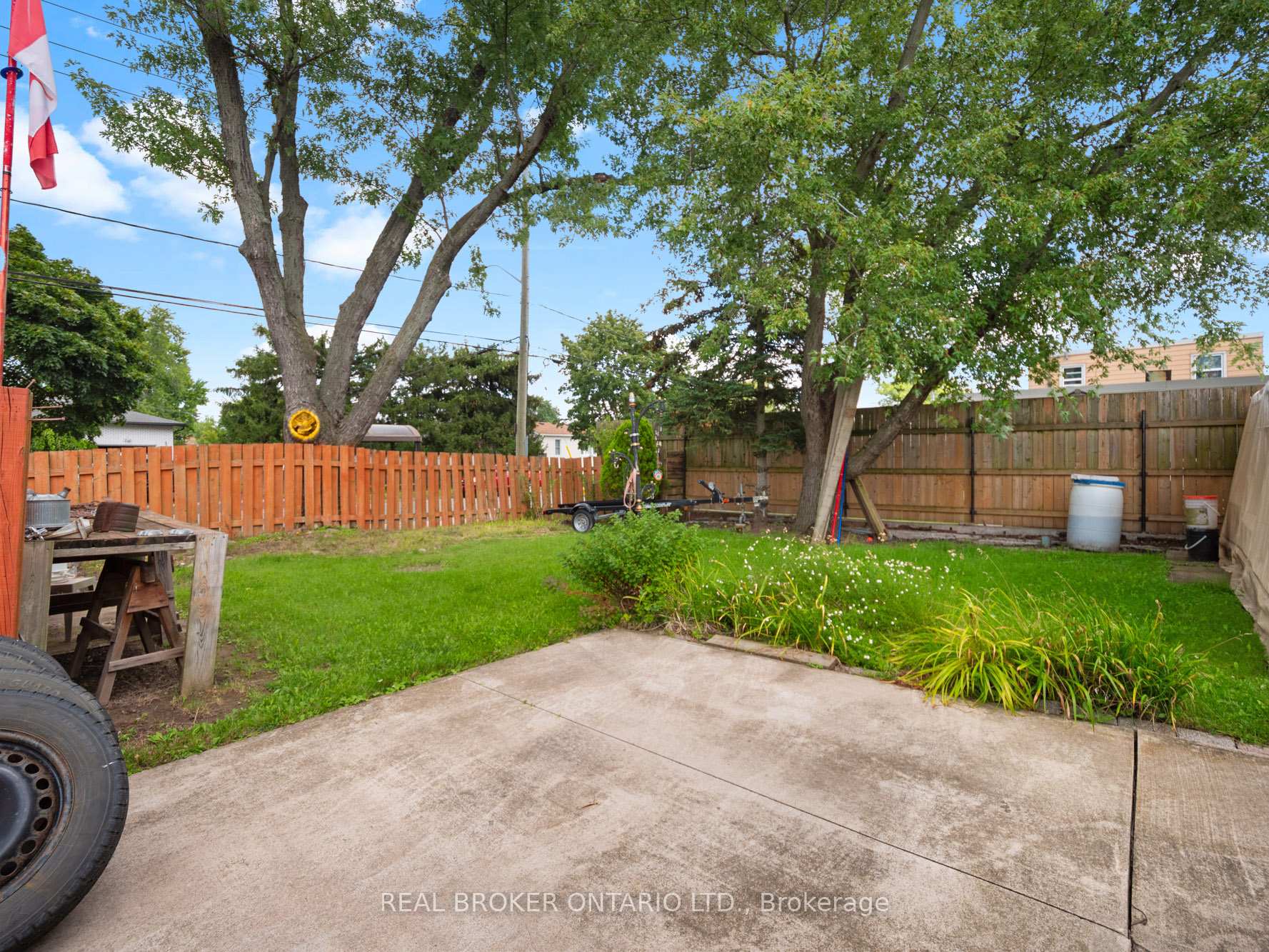 Photo 2 of 307 Kilgour Avenue, Welland, Broadway — HOMEH
