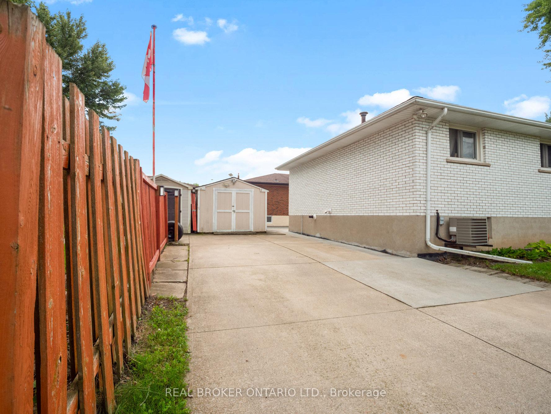 Photo 6 of 307 Kilgour Avenue, Welland, Broadway — HOMEH