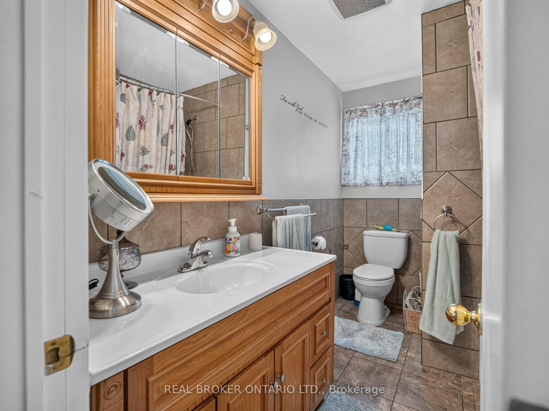 Photo 14 of 307 Kilgour Avenue, Welland, Broadway — HOMEH