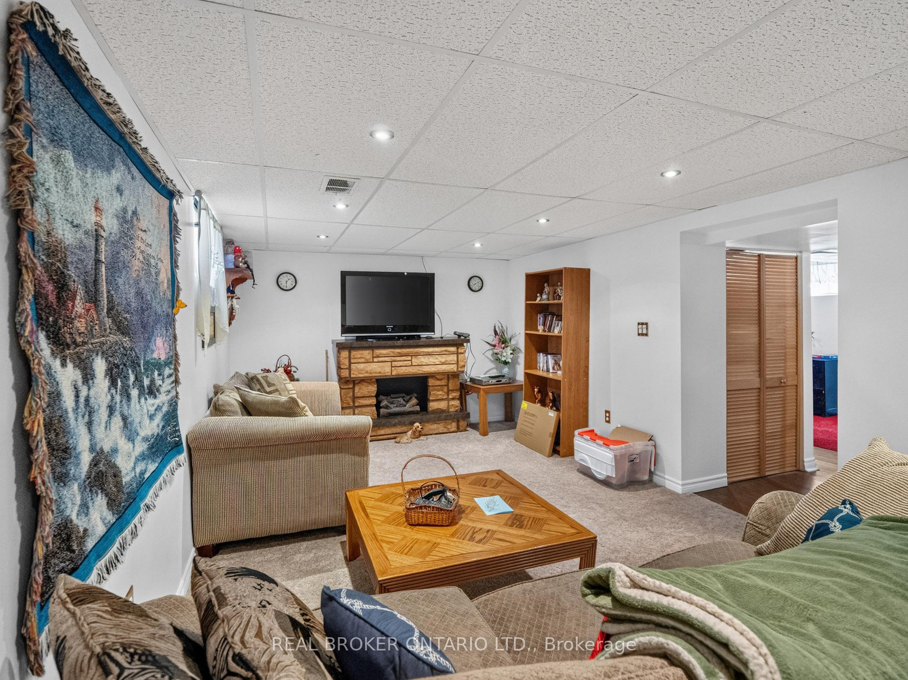 Photo 19 of 307 Kilgour Avenue, Welland, Broadway — HOMEH