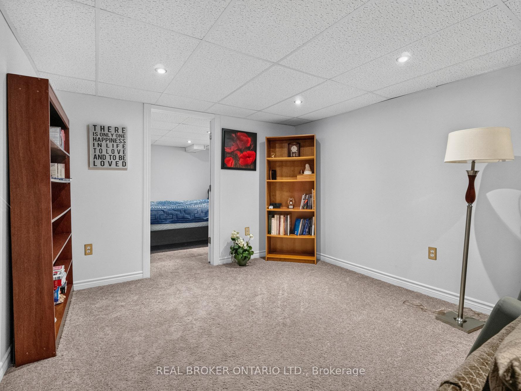 Photo 20 of 307 Kilgour Avenue, Welland, Broadway — HOMEH
