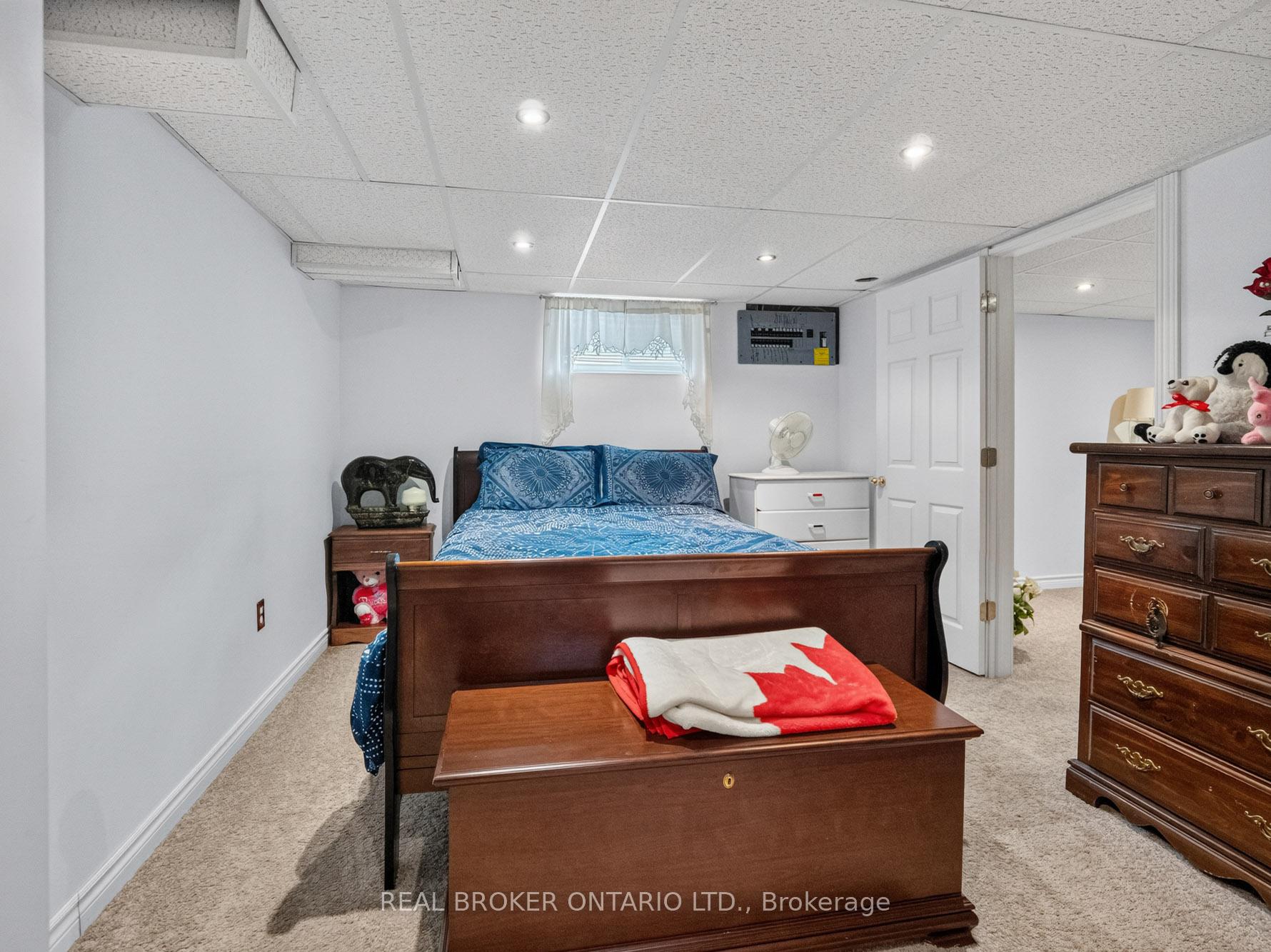 Photo 23 of 307 Kilgour Avenue, Welland, Broadway — HOMEH