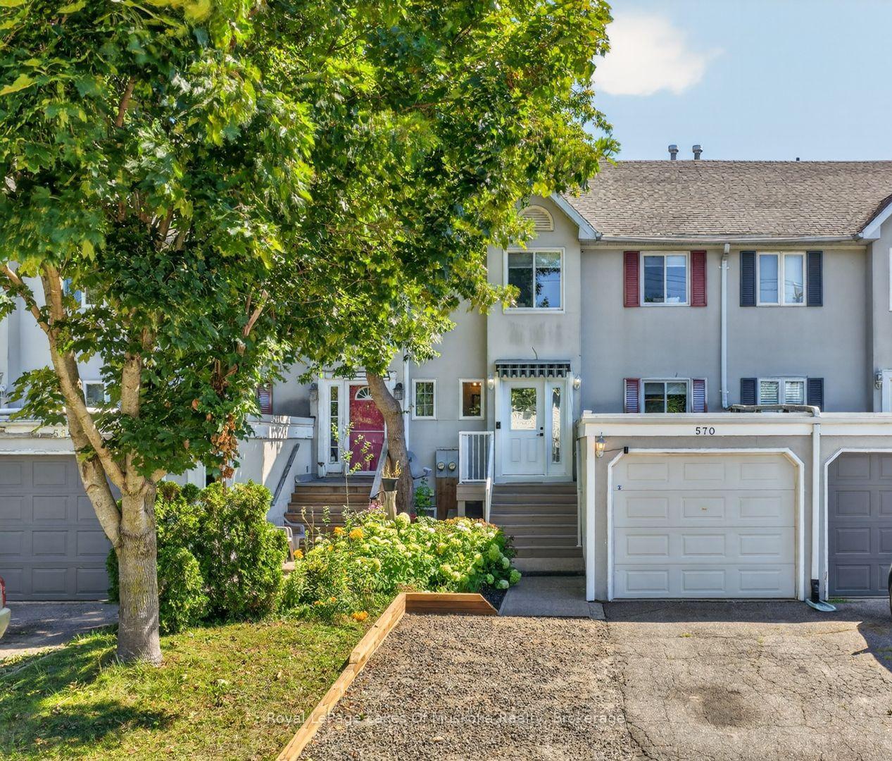 Photo of 570 John Street S