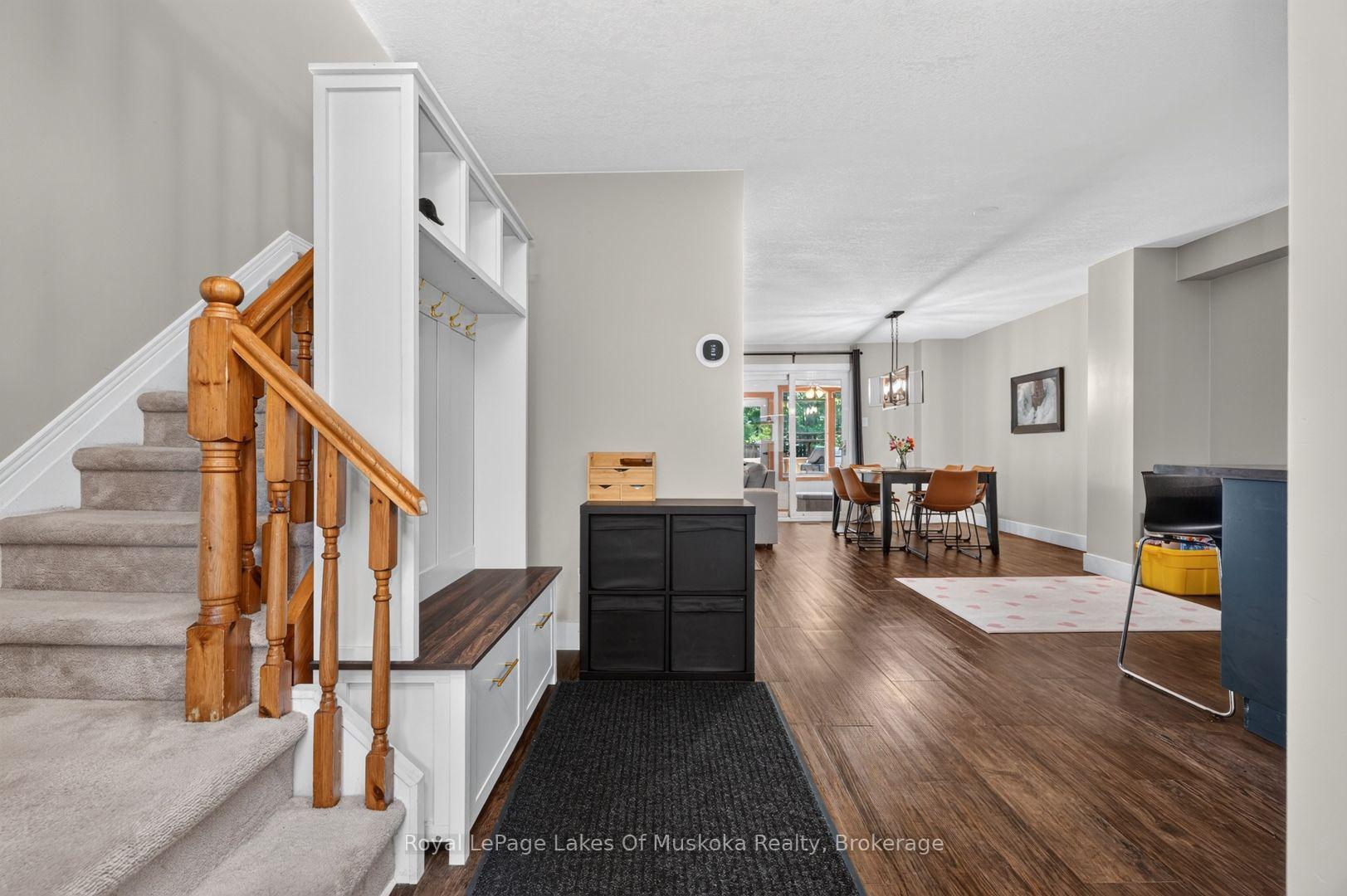 Photo 4 of 570 John Street S, Gravenhurst, Muskoka (S) — HOMEH