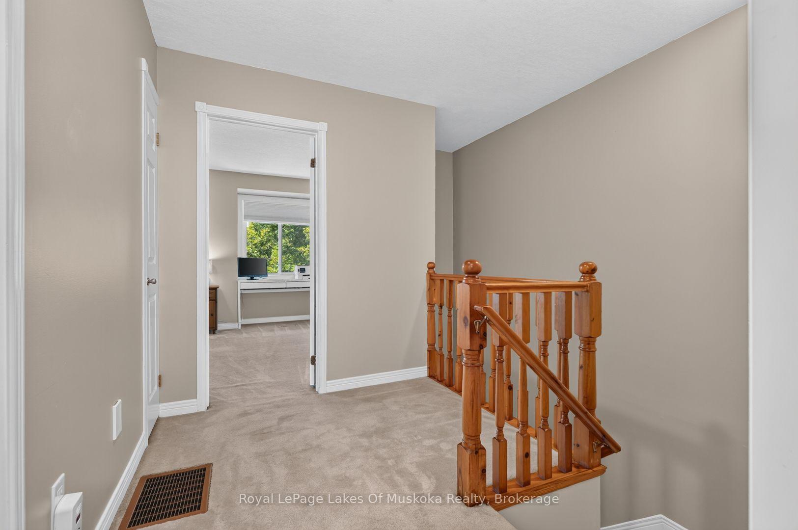 Photo 25 of 570 John Street S, Gravenhurst, Muskoka (S) — HOMEH