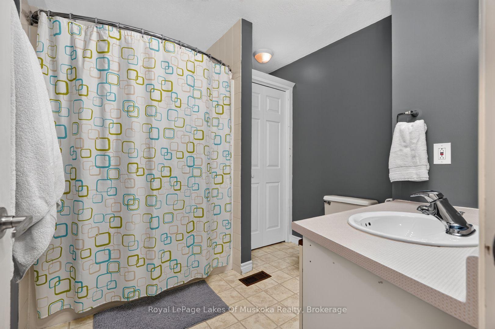 Photo 31 of 570 John Street S, Gravenhurst, Muskoka (S) — HOMEH