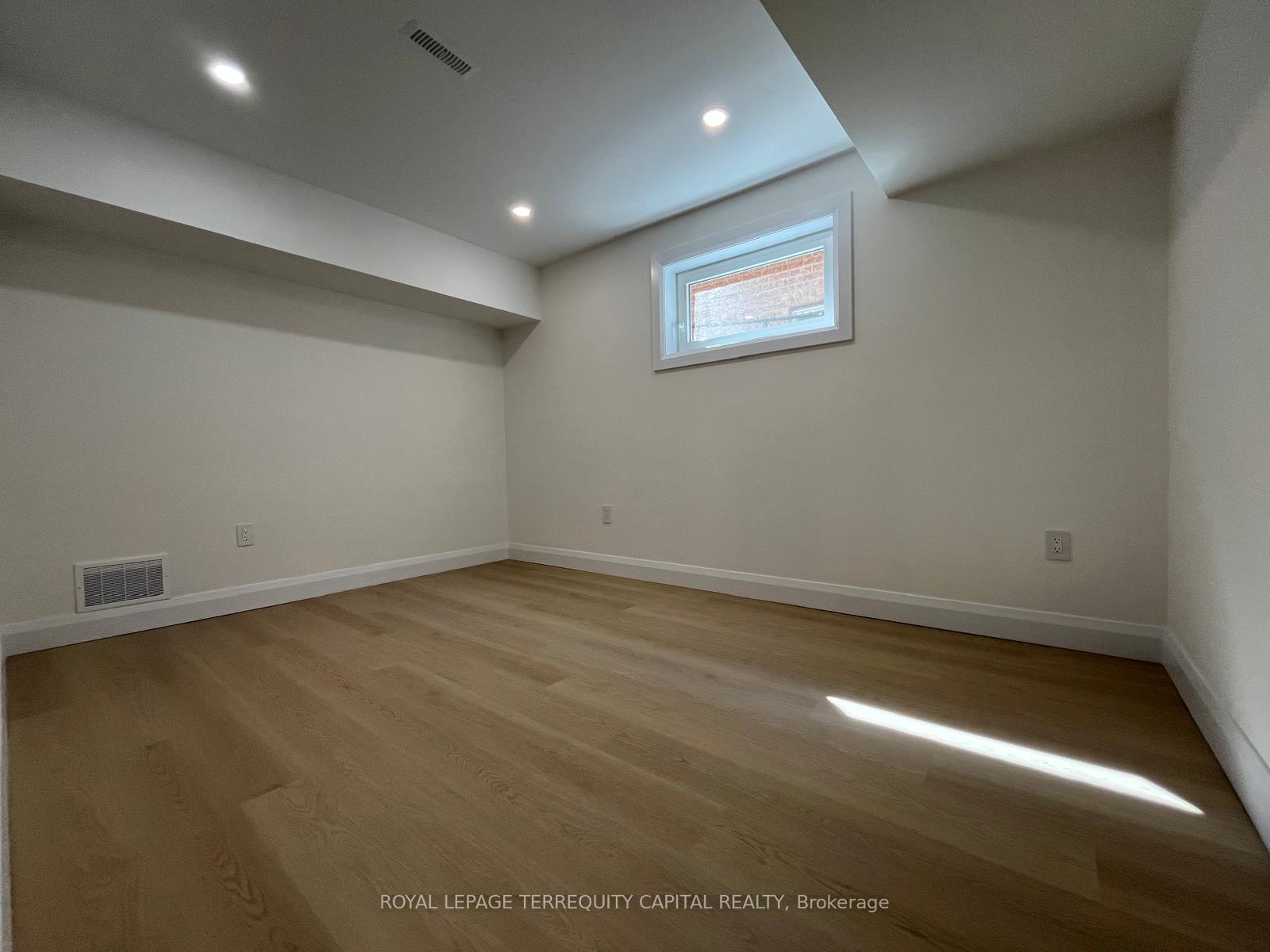 Photo 6 of Unit 2, 63 River Ridge Road, Barrie, Bayshore — HOMEH