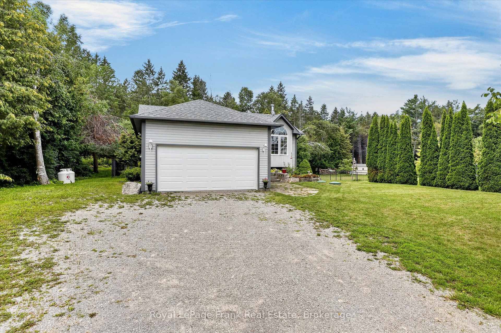 Photo 5 of 124 Sumcot Drive, Trent Lakes — HOMEH