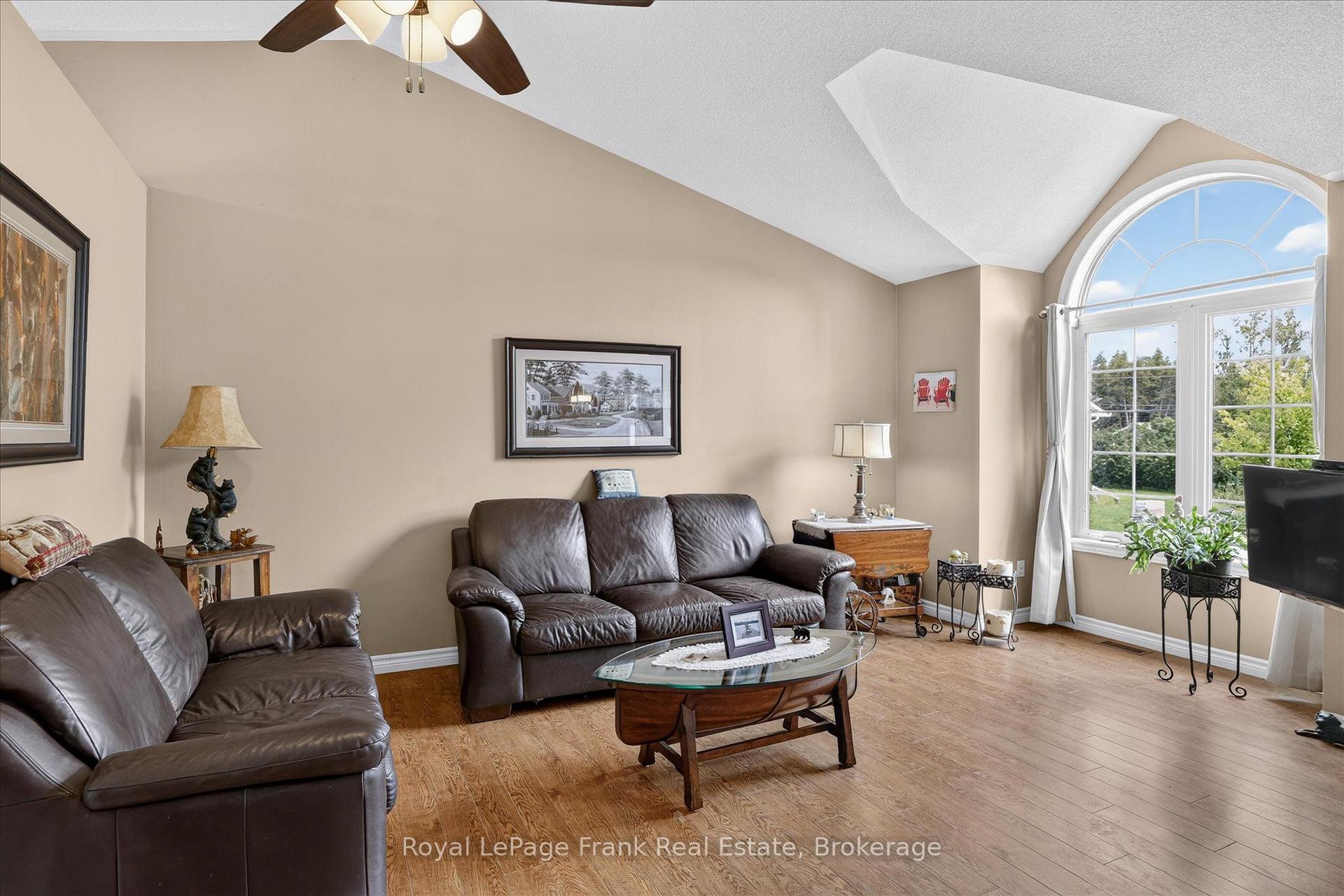 Photo 11 of 124 Sumcot Drive, Trent Lakes — HOMEH