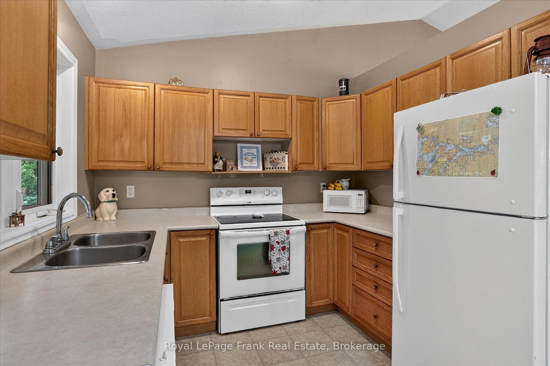 Photo 19 of 124 Sumcot Drive, Trent Lakes — HOMEH