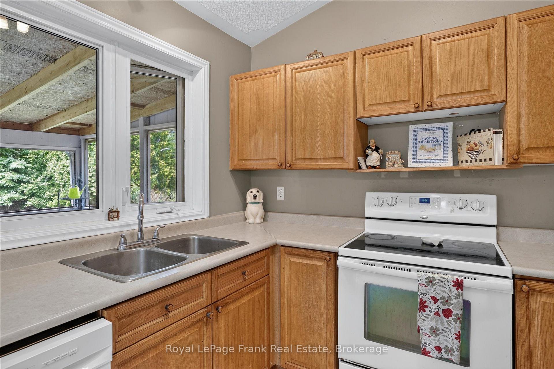 Photo 22 of 124 Sumcot Drive, Trent Lakes — HOMEH