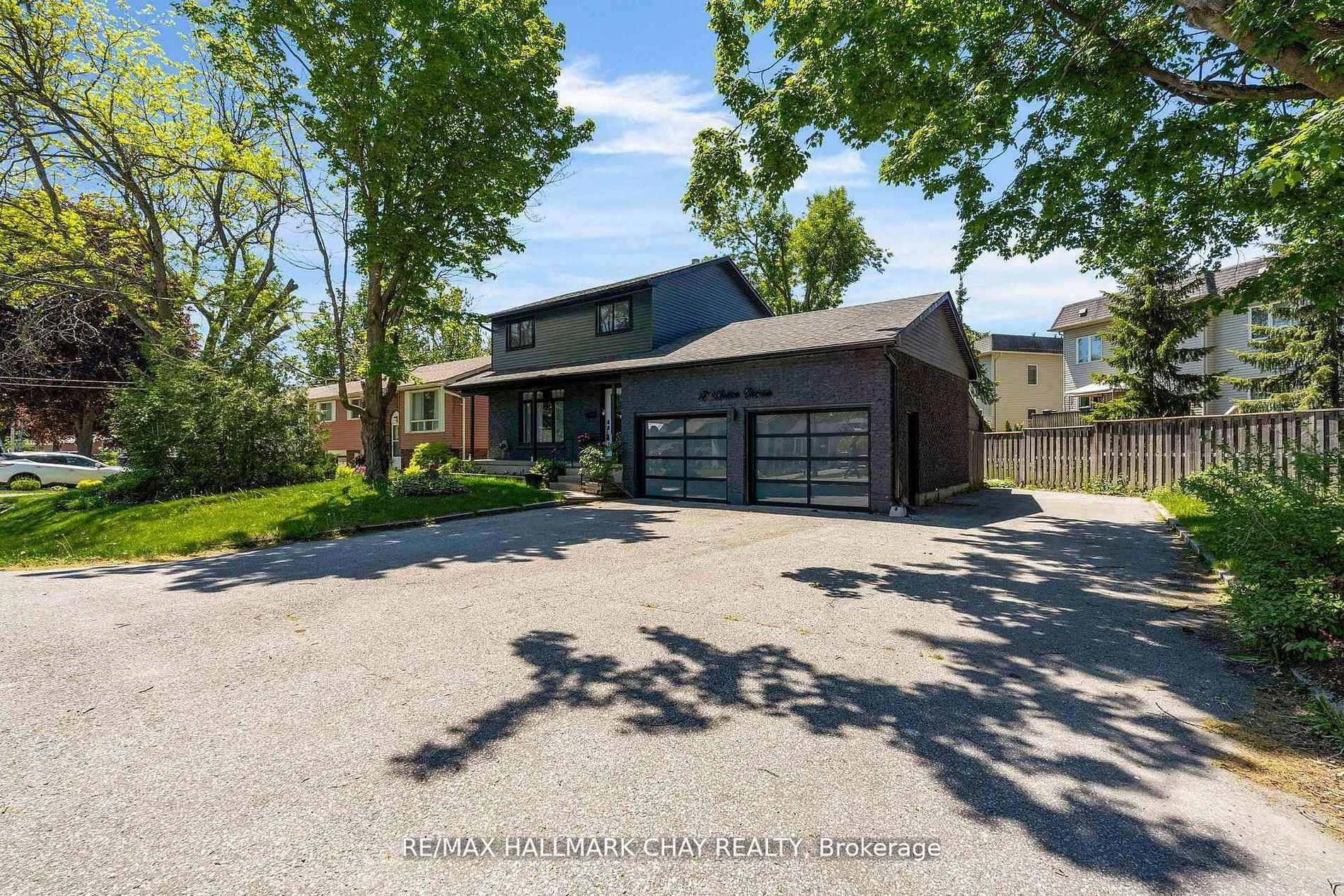 Photo 2 of 17 Walker Avenue, Orillia — HOMEH