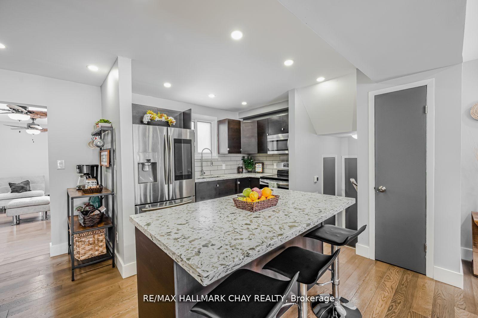 Photo 5 of 17 Walker Avenue, Orillia — HOMEH