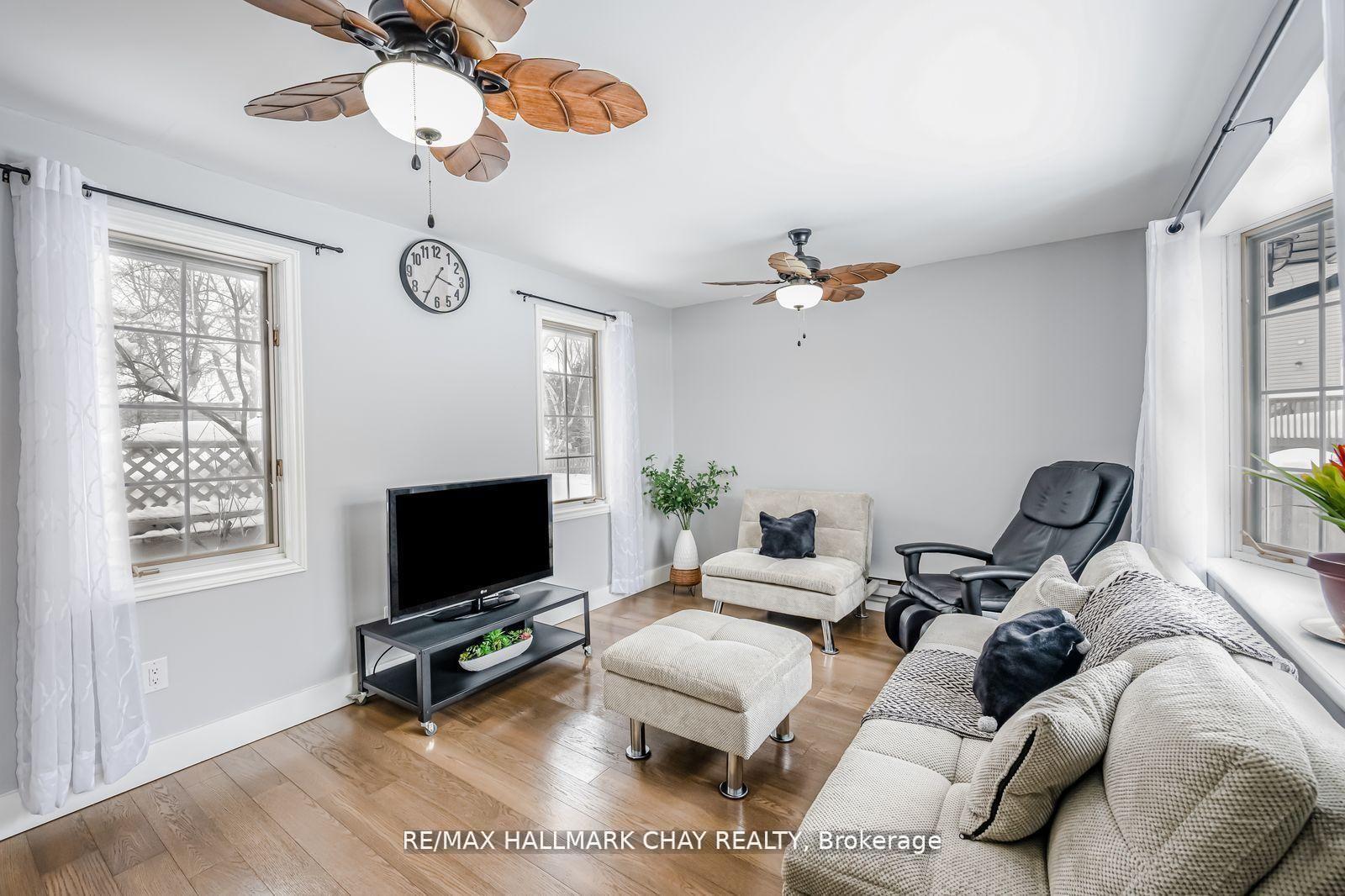 Photo 7 of 17 Walker Avenue, Orillia — HOMEH