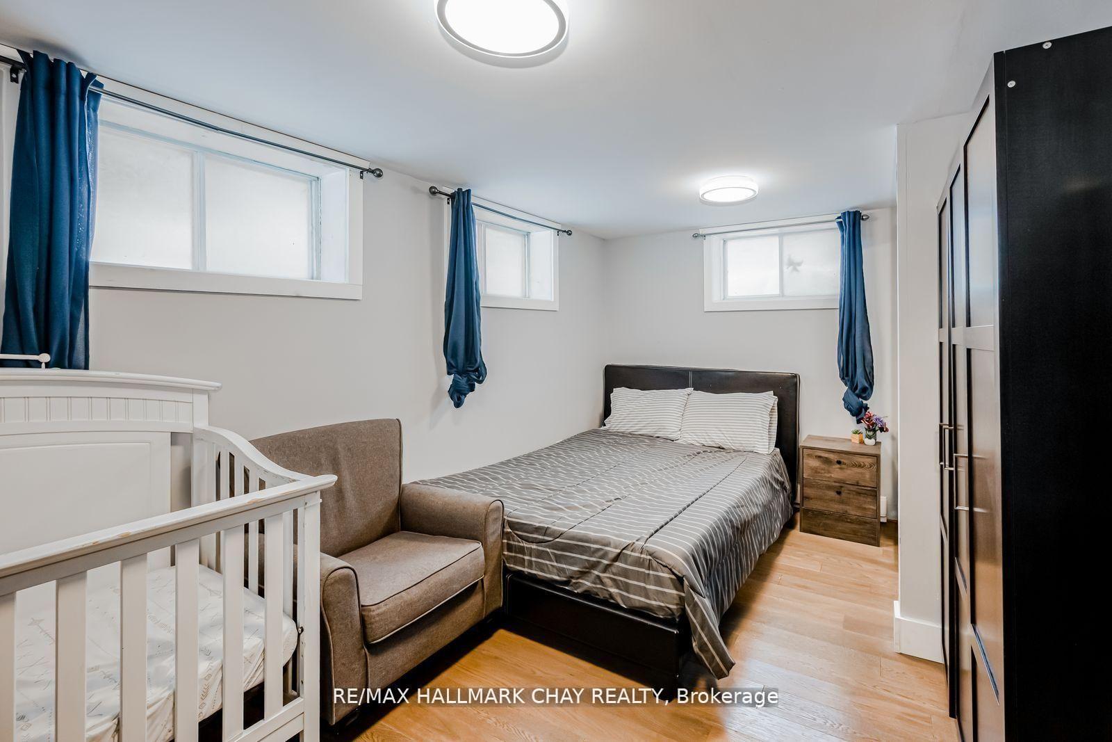 Photo 14 of 17 Walker Avenue, Orillia — HOMEH