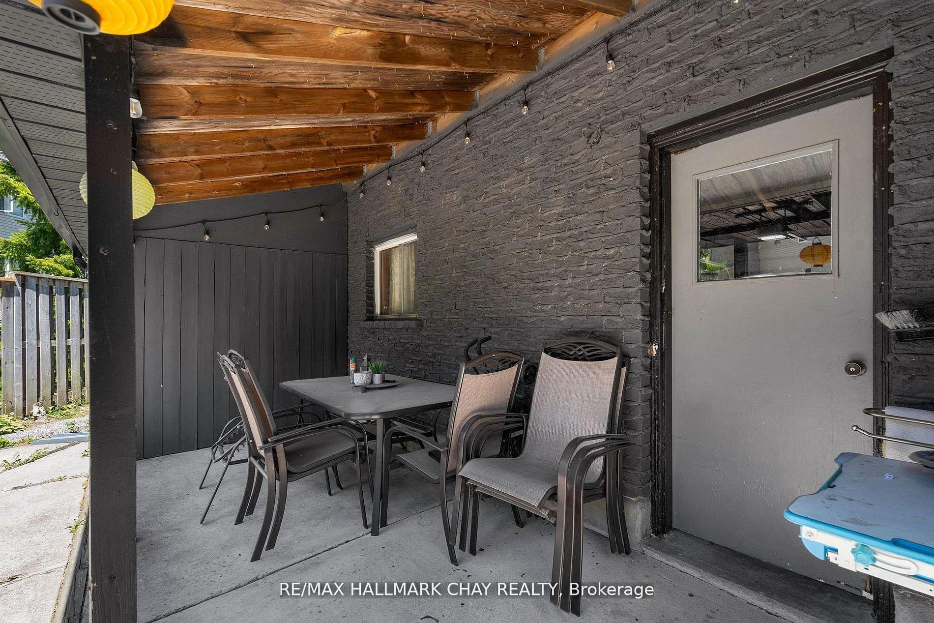 Photo 17 of 17 Walker Avenue, Orillia — HOMEH