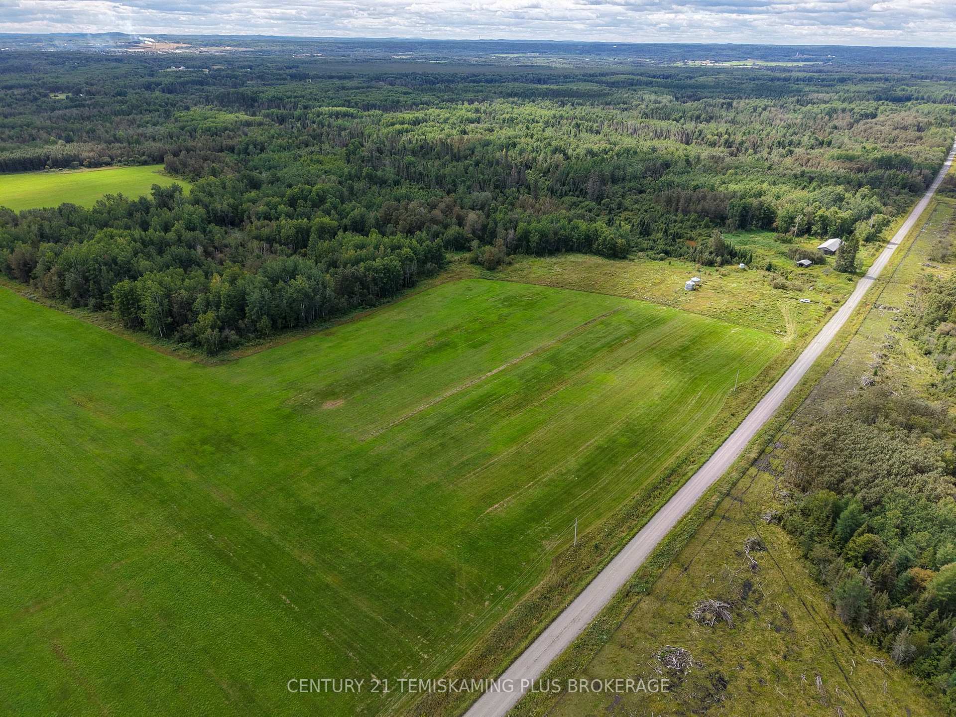 Photo 3 of 426367 Birch Drive, Englehart, Central Timiskaming — HOMEH