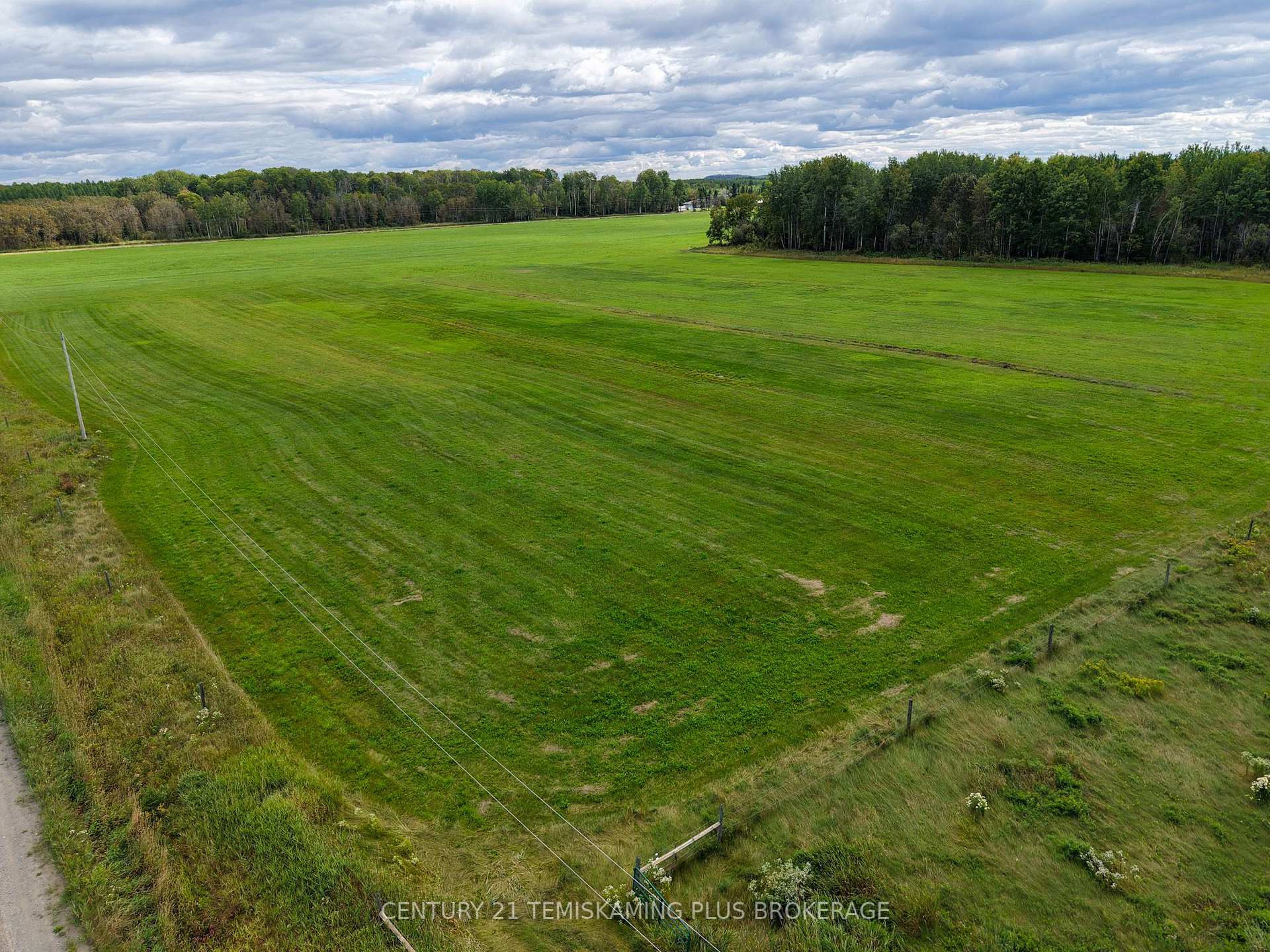 Photo 4 of 426367 Birch Drive, Englehart, Central Timiskaming — HOMEH